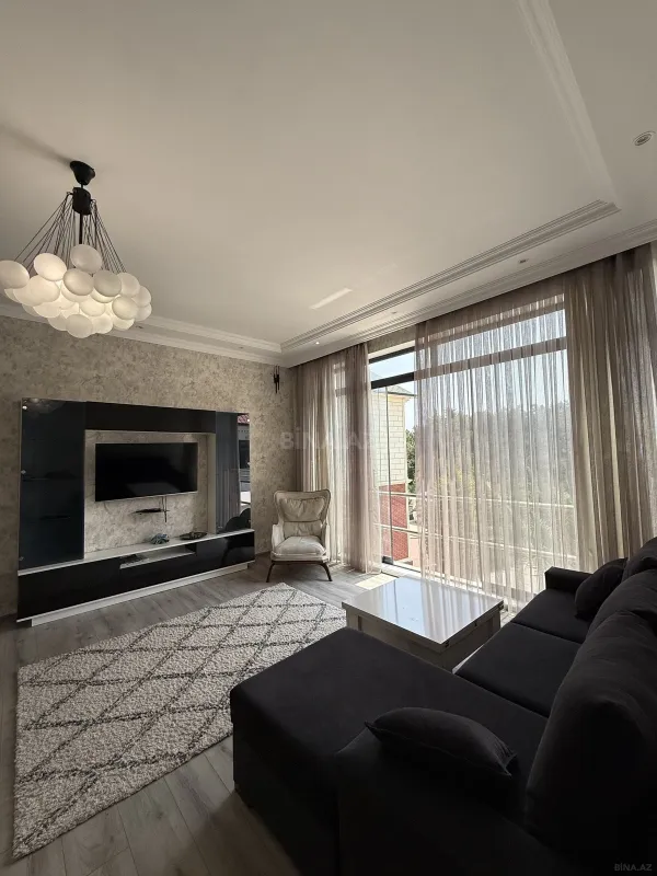 Satılır 15 otaqlı həyət evi 600 m²
