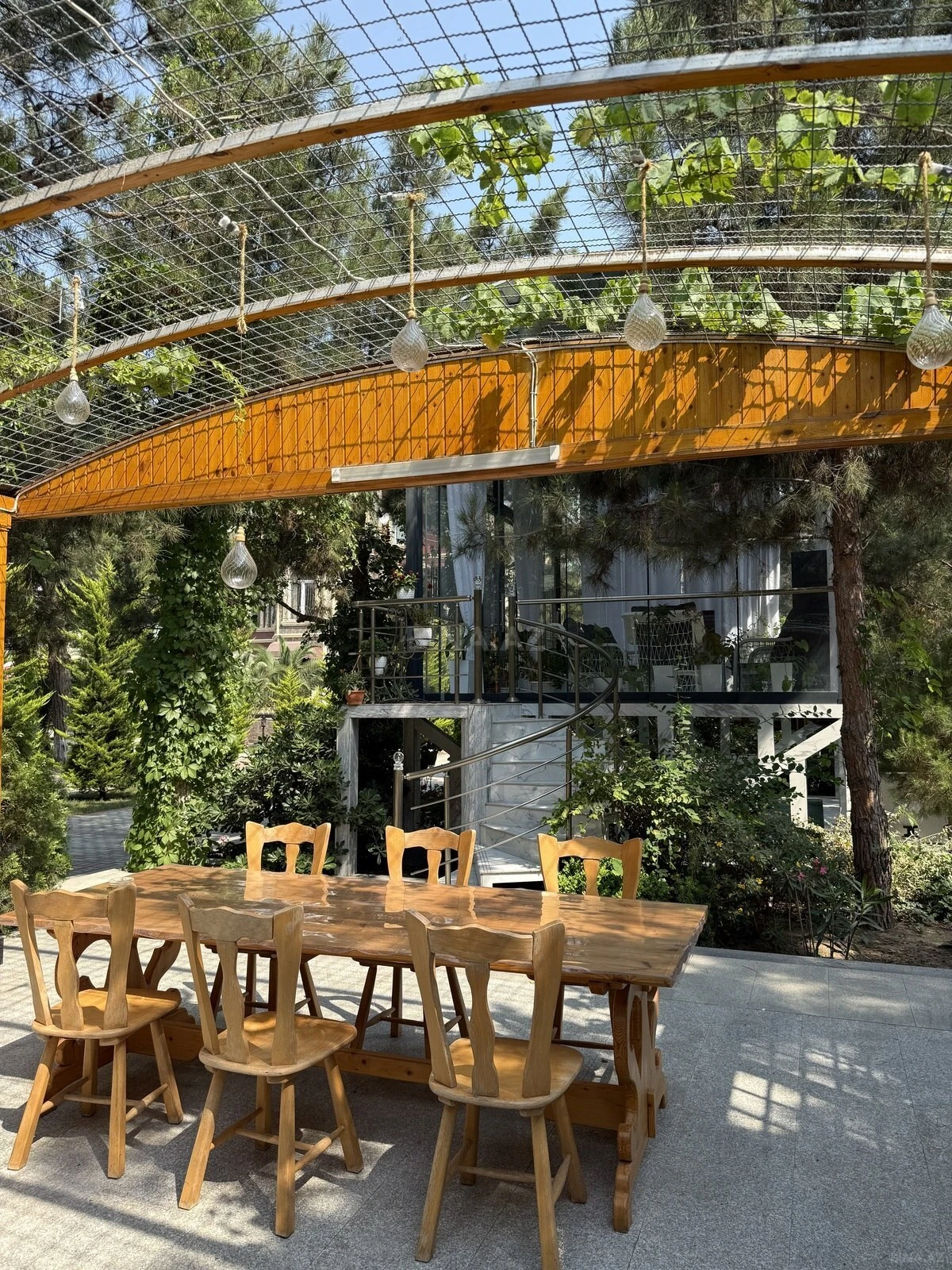 Satılır 15 otaqlı həyət evi 600 m²