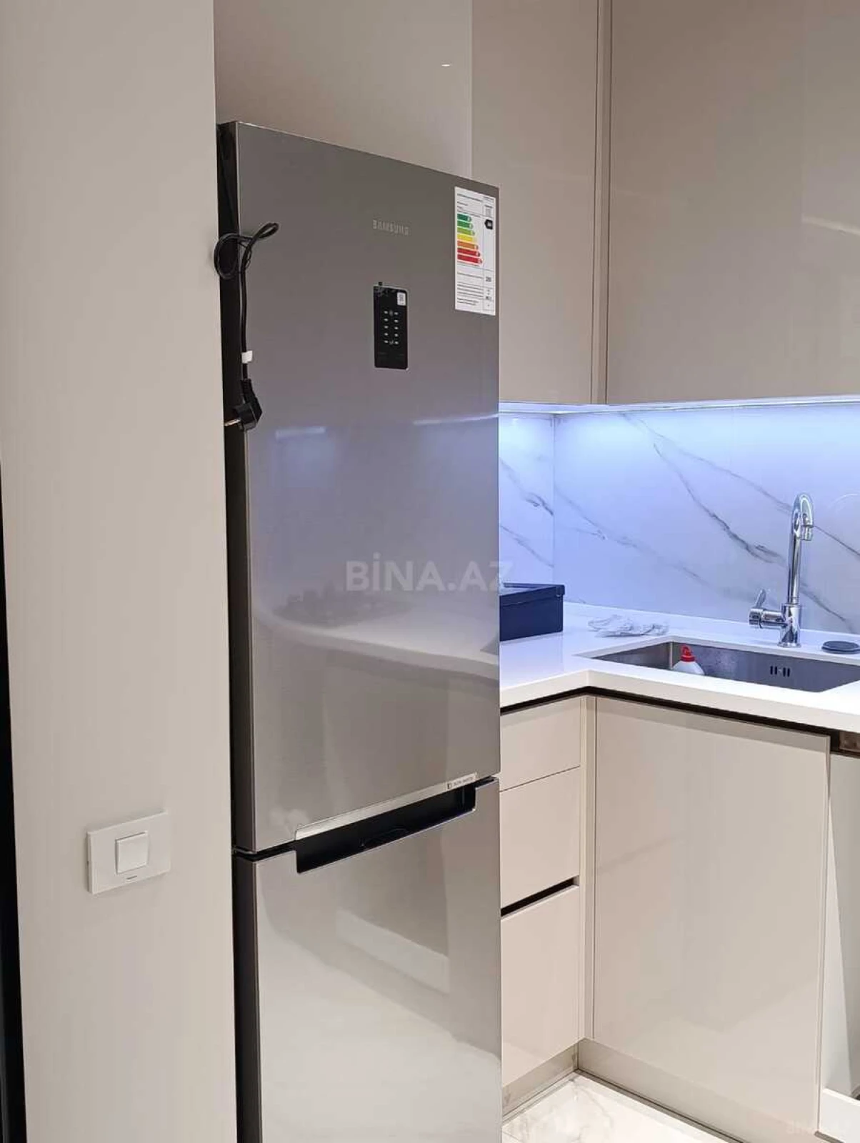 Kirayə verilir 2 otaqlı mənzil 70 m²