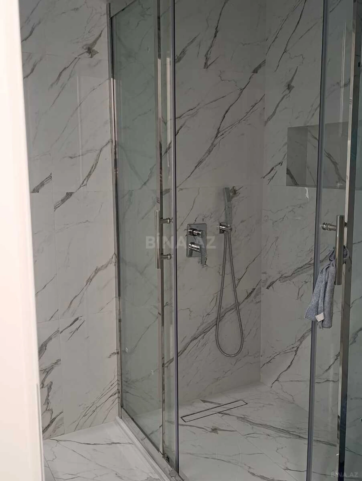 Kirayə verilir 2 otaqlı mənzil 70 m²