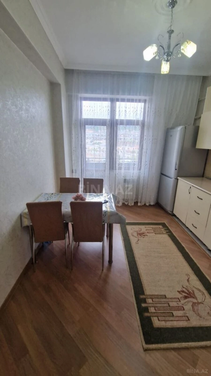 Kirayə verilir 3 otaqlı mənzil 113 m²