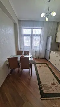 Kirayə verilir 3 otaqlı mənzil 113 m²