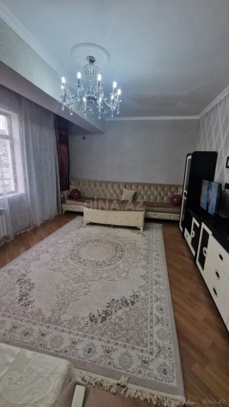 Kirayə verilir 3 otaqlı mənzil 113 m²