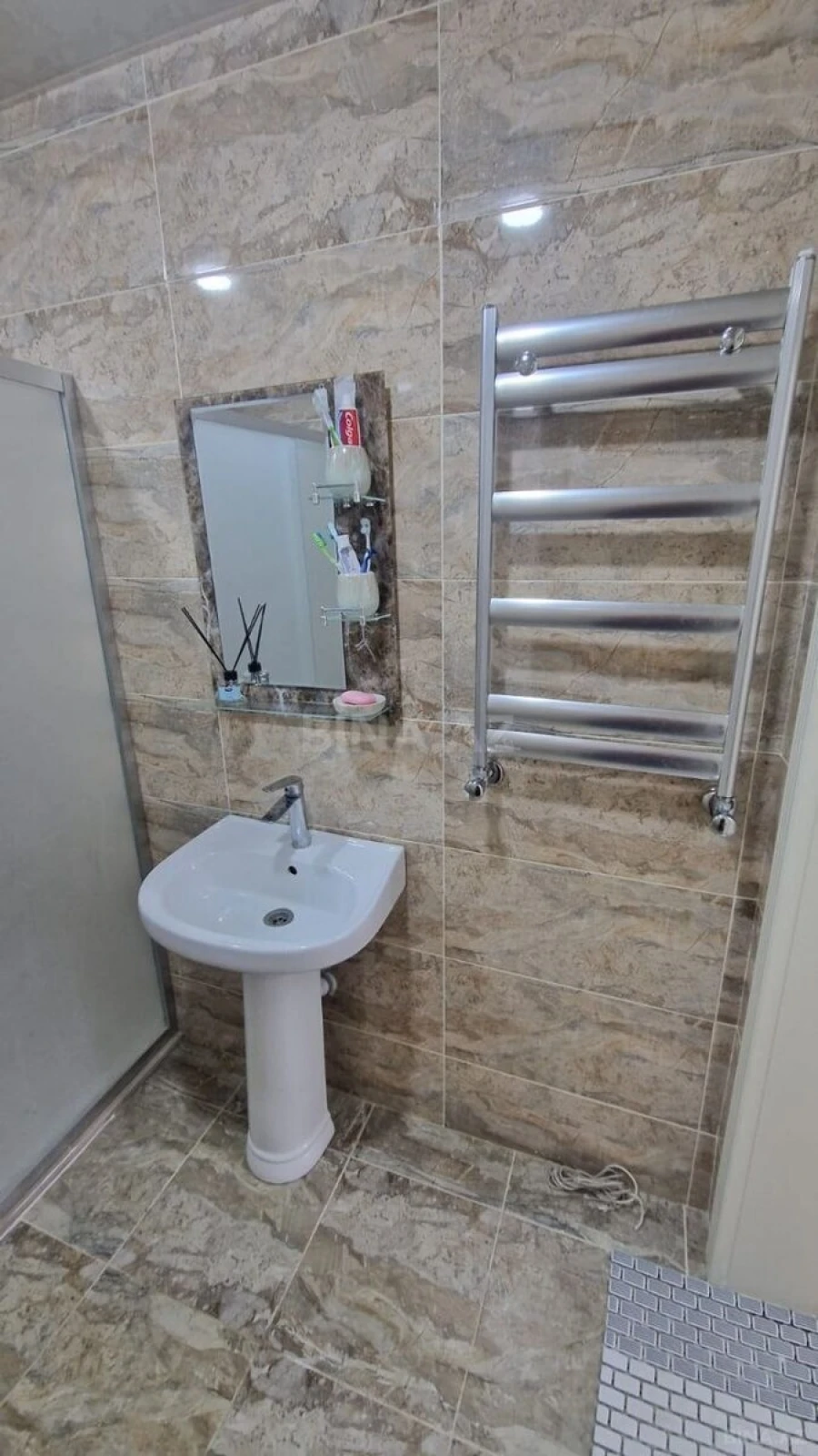 Kirayə verilir 3 otaqlı mənzil 113 m²