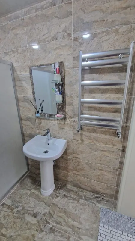 Kirayə verilir 3 otaqlı mənzil 113 m²