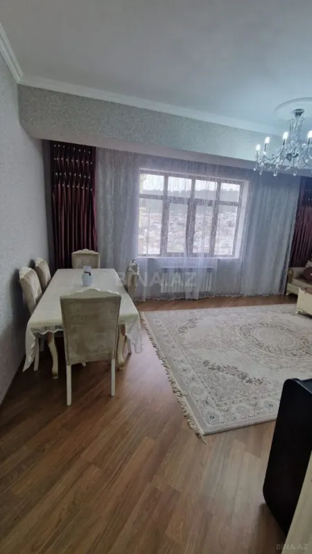 Kirayə verilir 3 otaqlı mənzil 113 m²