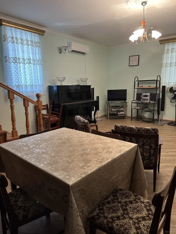 Satılır 5 otaqlı həyət evi 170 m²