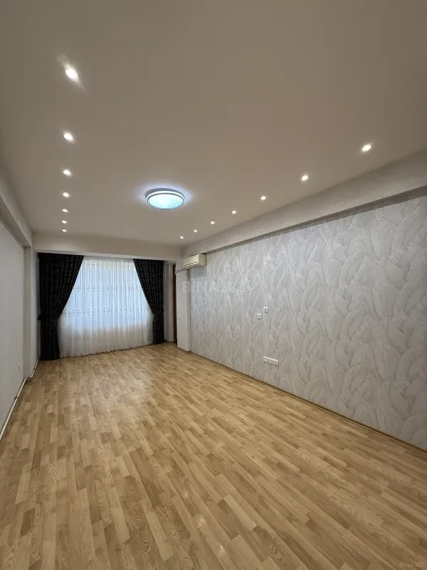 Satılır 2 otaqlı mənzil 68 m²
