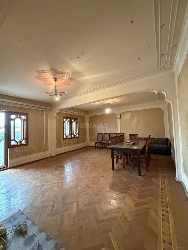 Satılır 5 otaqlı mənzil 105 m²