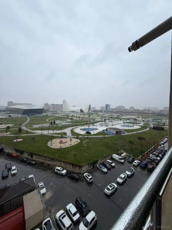 Satılır 2 otaqlı mənzil 98 m²