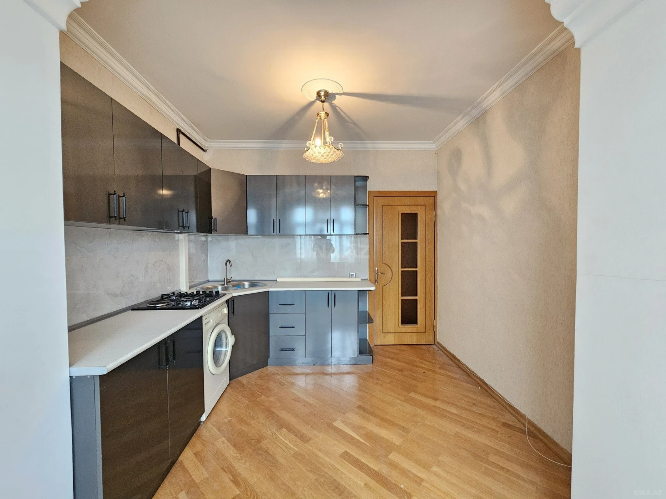 Satılır 2 otaqlı mənzil 70 m²