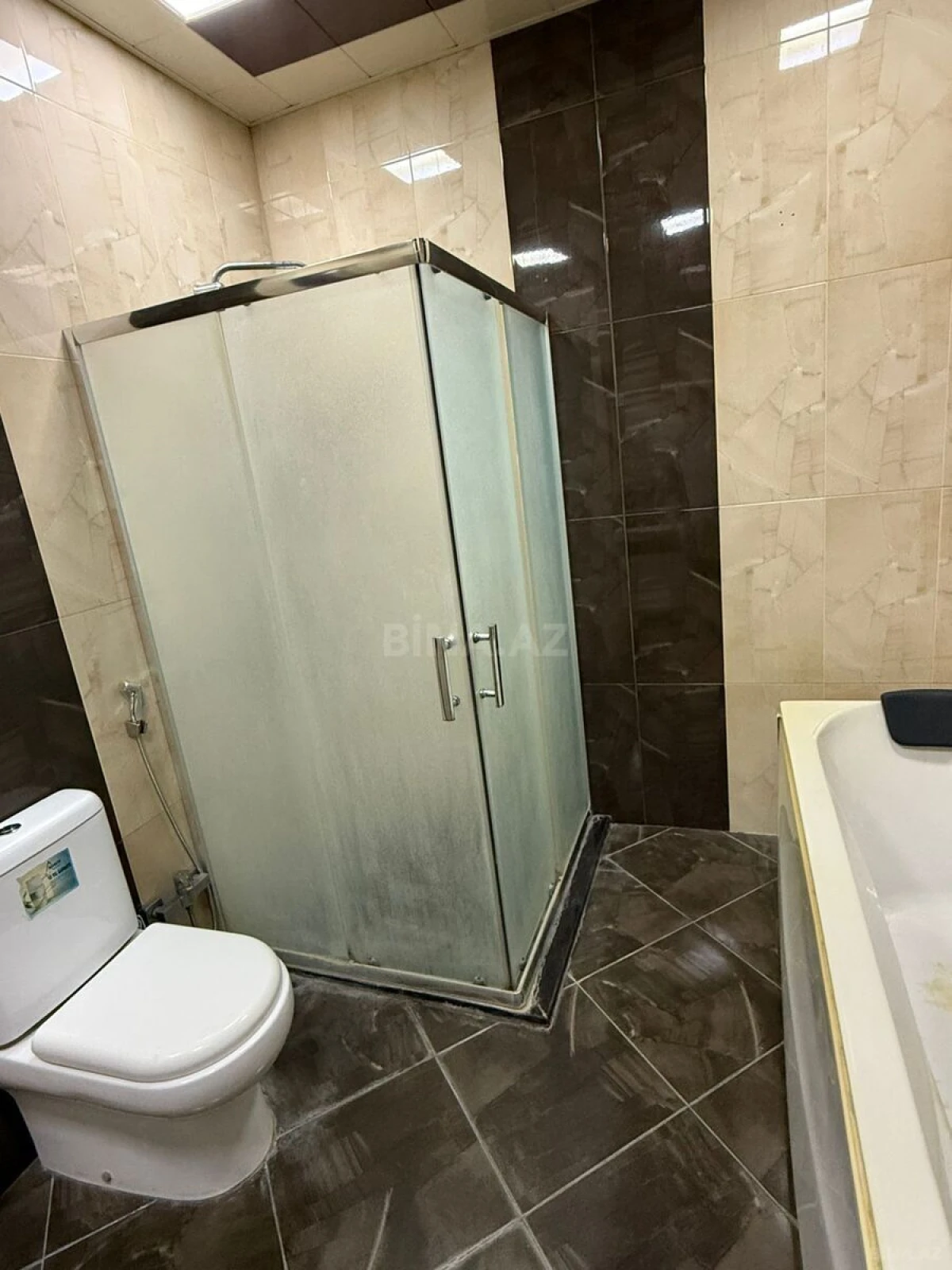 Kirayə verilir 3 otaqlı mənzil 150 m²