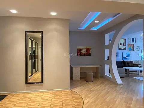 Kirayə verilir 3 otaqlı mənzil 150 m²