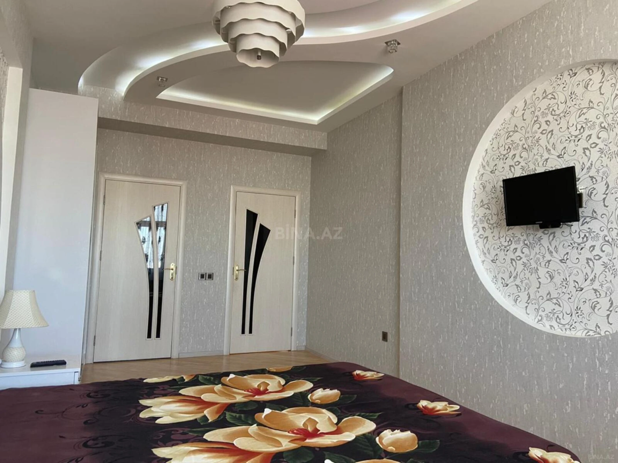Kirayə verilir 3 otaqlı mənzil 150 m²