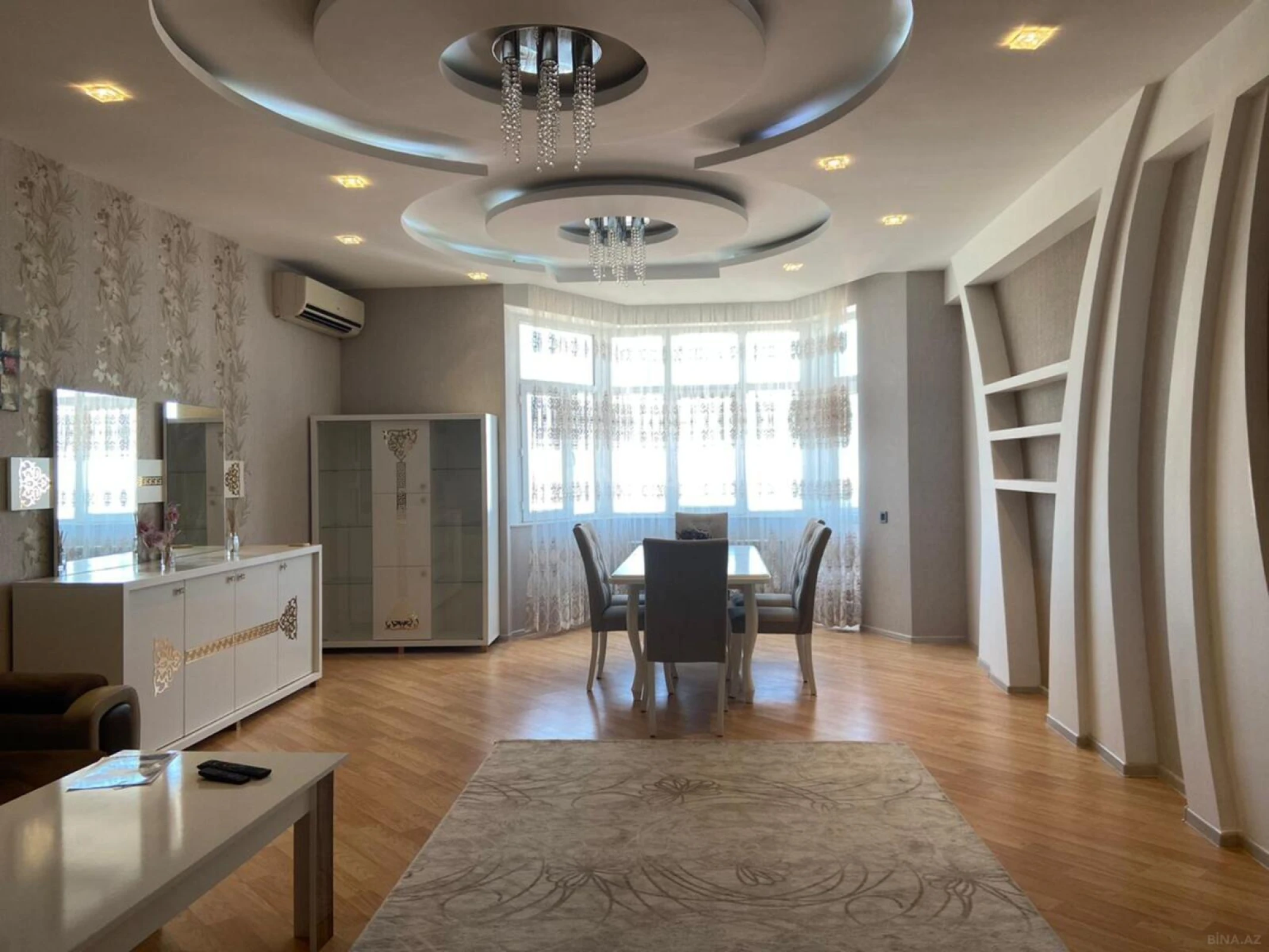 Kirayə verilir 3 otaqlı mənzil 150 m²