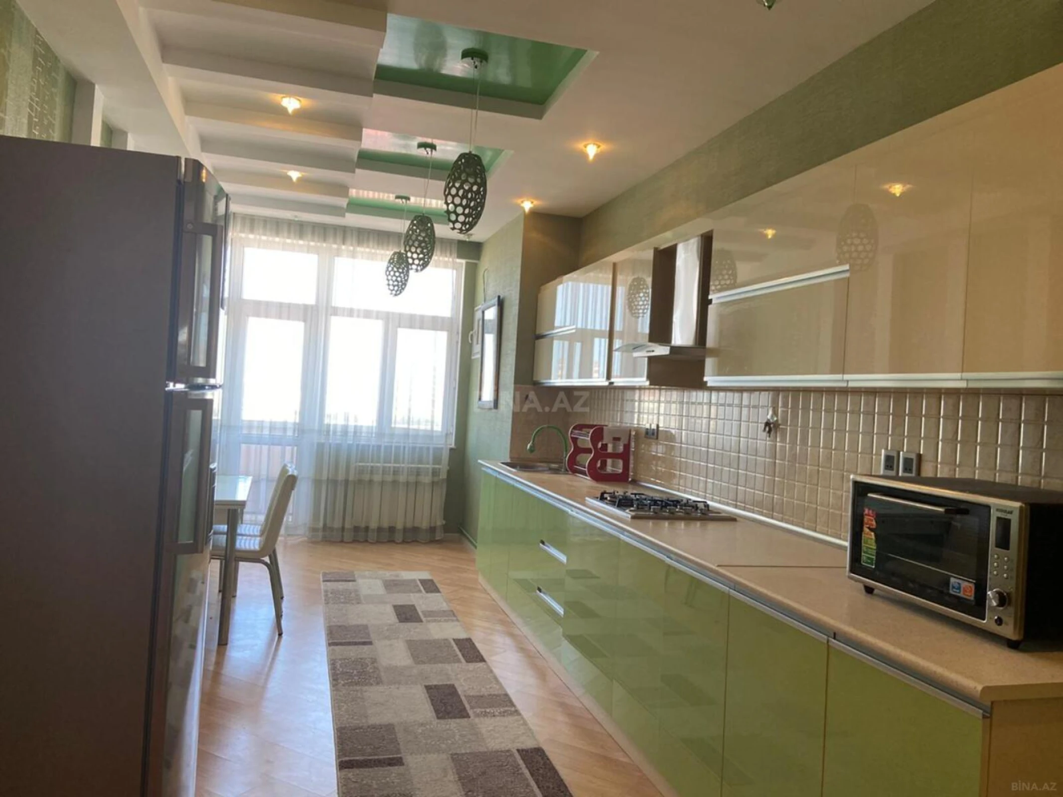Kirayə verilir 3 otaqlı mənzil 150 m²