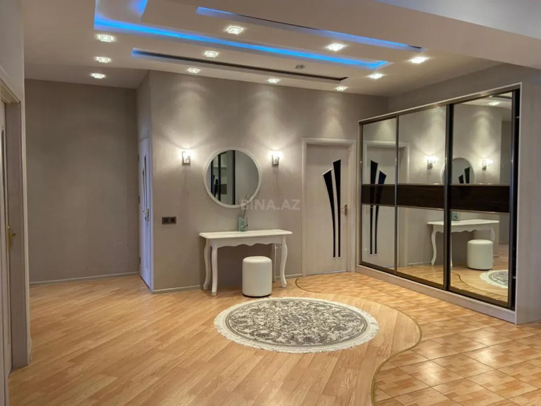 Kirayə verilir 3 otaqlı mənzil 150 m²