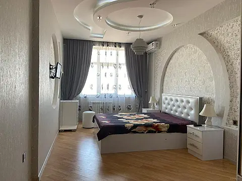 Kirayə verilir 3 otaqlı mənzil 150 m²