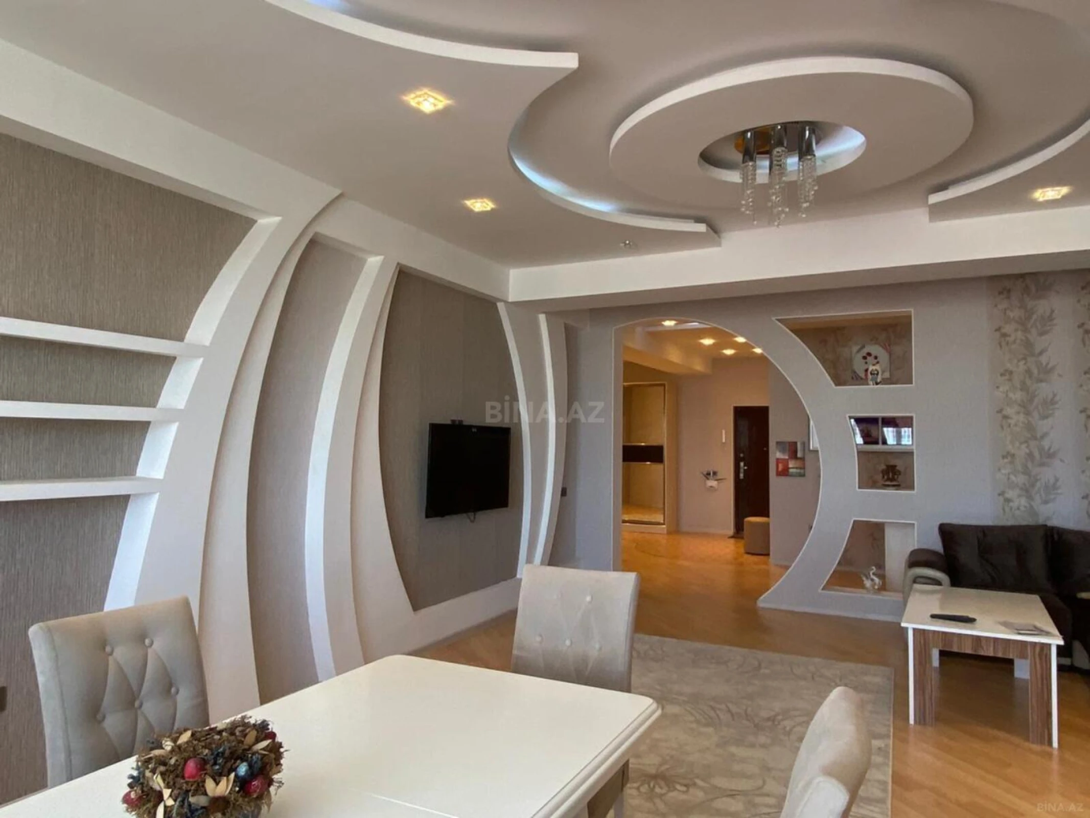 Kirayə verilir 3 otaqlı mənzil 150 m²