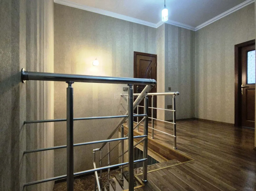 Satılır 4 otaqlı mənzil 200 m²