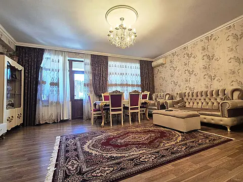 Satılır 4 otaqlı mənzil 200 m² — Bakı, Bakıxanov 4 otaq 200.00 m²