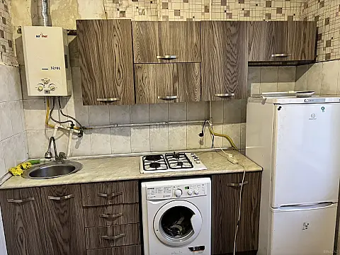 Kirayə verilir 4 otaqlı mənzil 100 m²