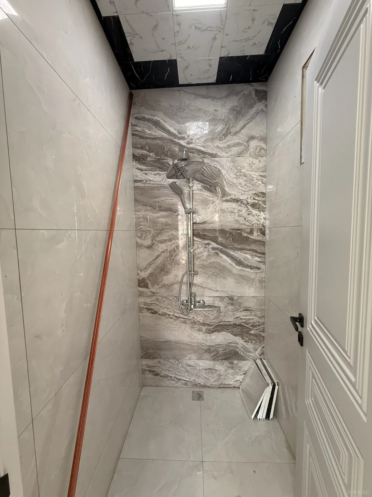 Satılır 5 otaqlı həyət evi 200 m²