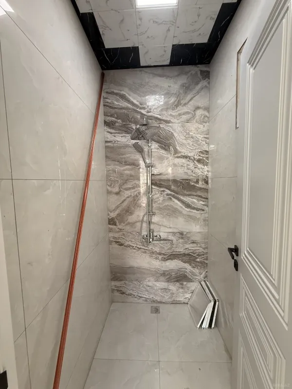 Satılır 5 otaqlı həyət evi 200 m²