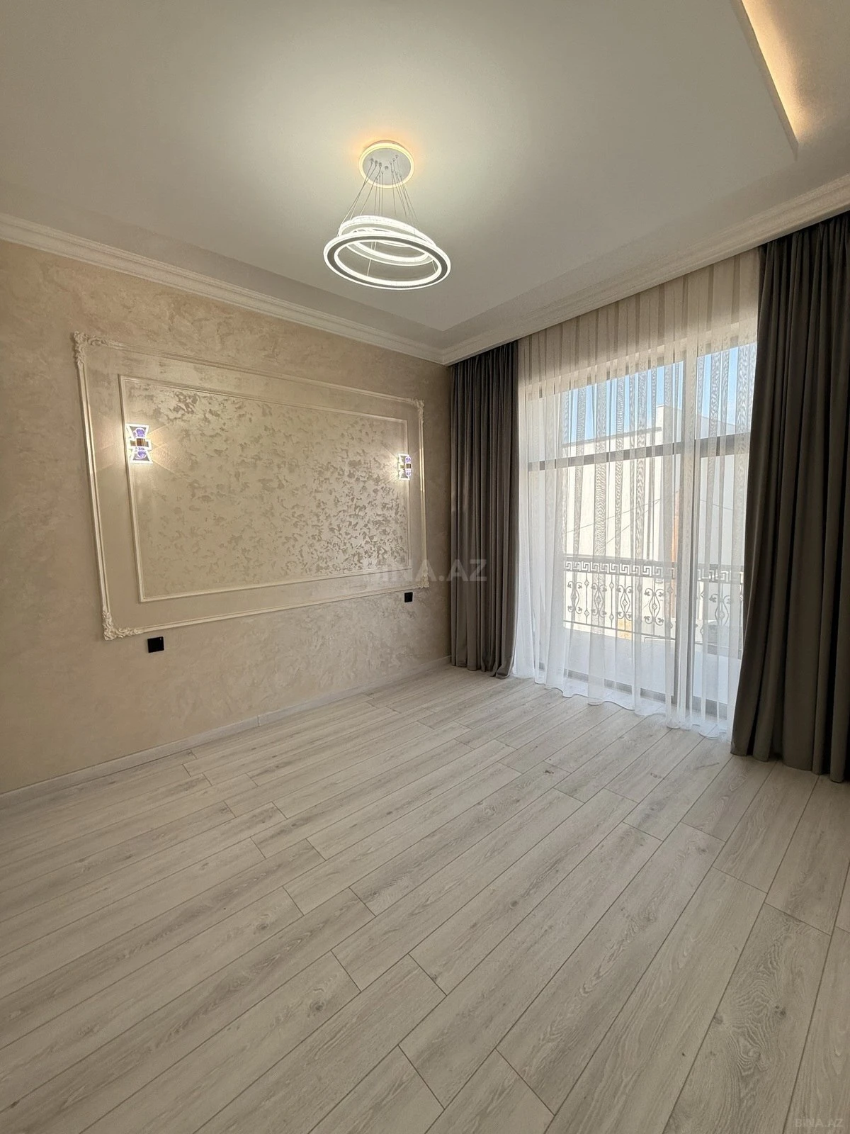 Satılır 5 otaqlı həyət evi 200 m²