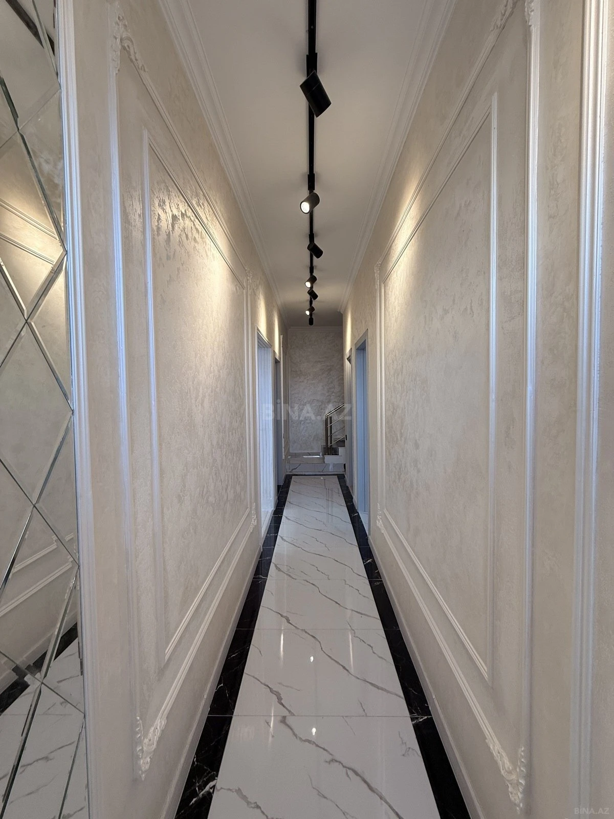 Satılır 5 otaqlı həyət evi 200 m²