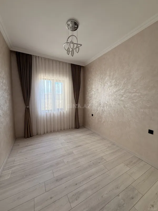 Satılır 5 otaqlı həyət evi 200 m²