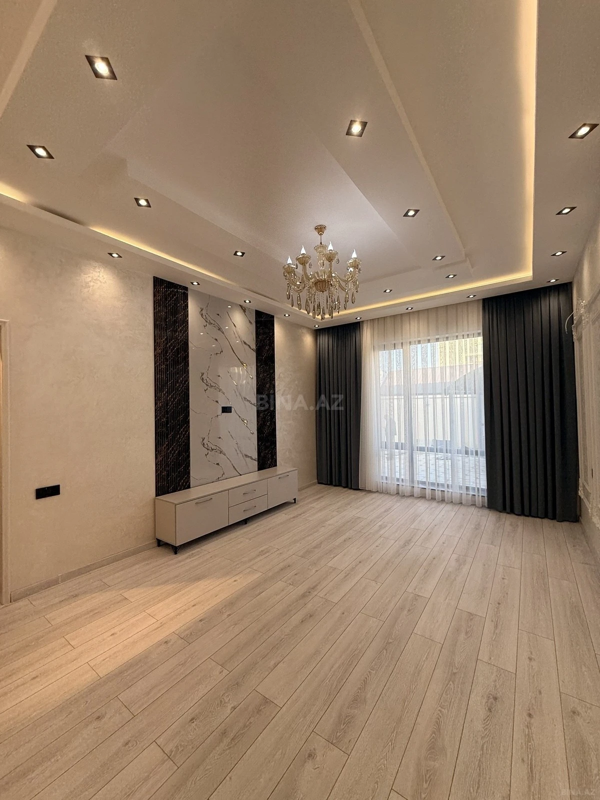 Satılır 5 otaqlı həyət evi 200 m²