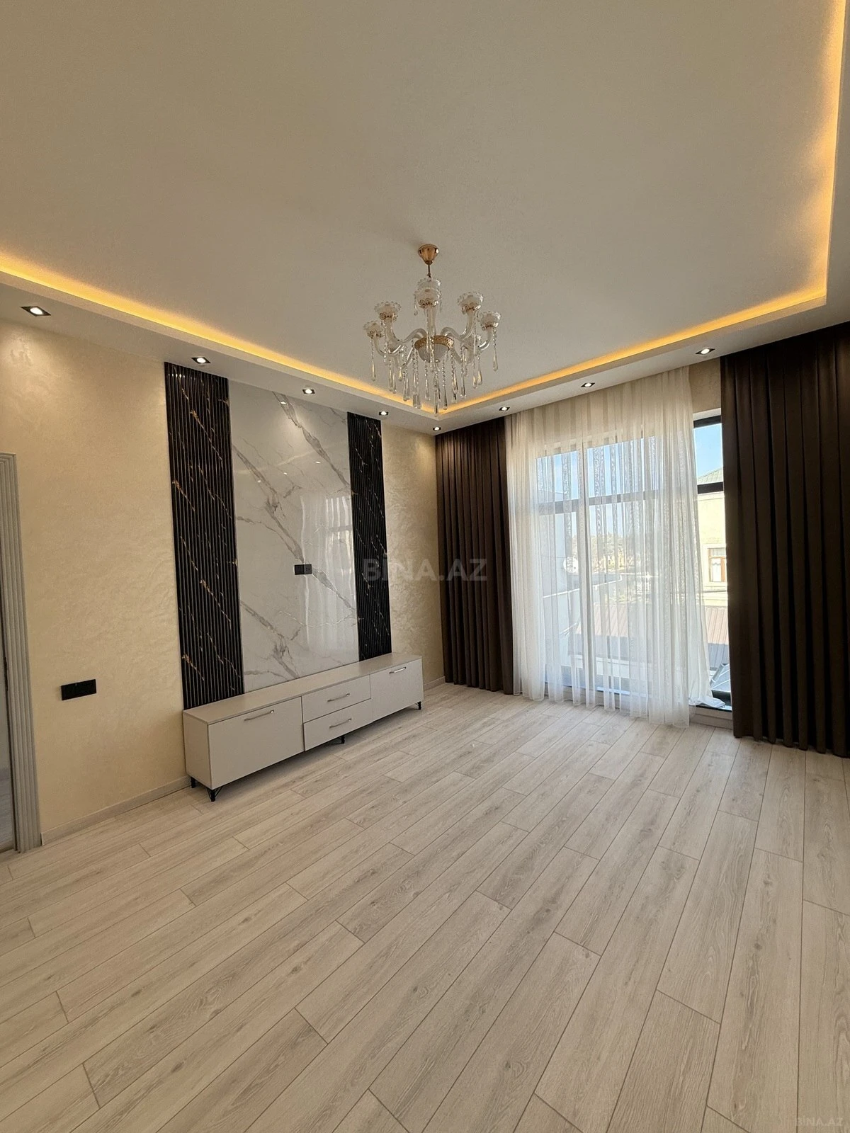 Satılır 5 otaqlı həyət evi 200 m²