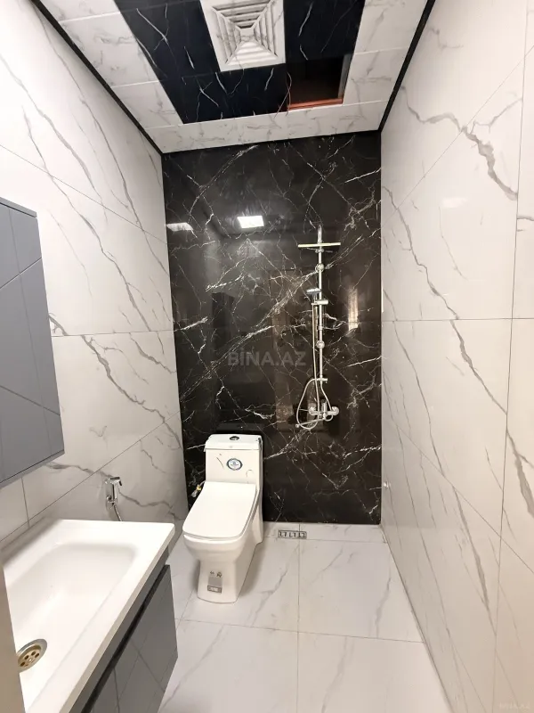 Satılır 5 otaqlı həyət evi 200 m²