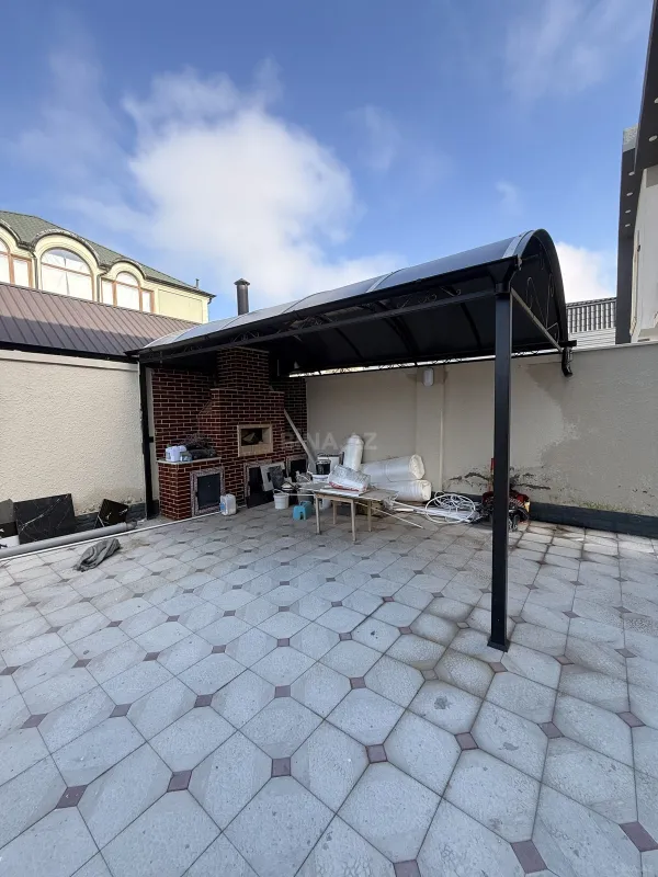 Satılır 5 otaqlı həyət evi 200 m²