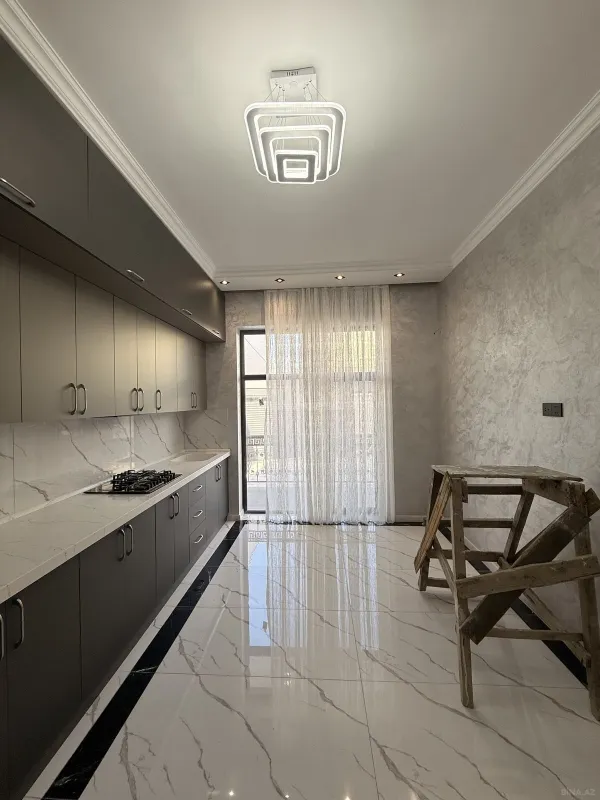 Satılır 5 otaqlı həyət evi 200 m²