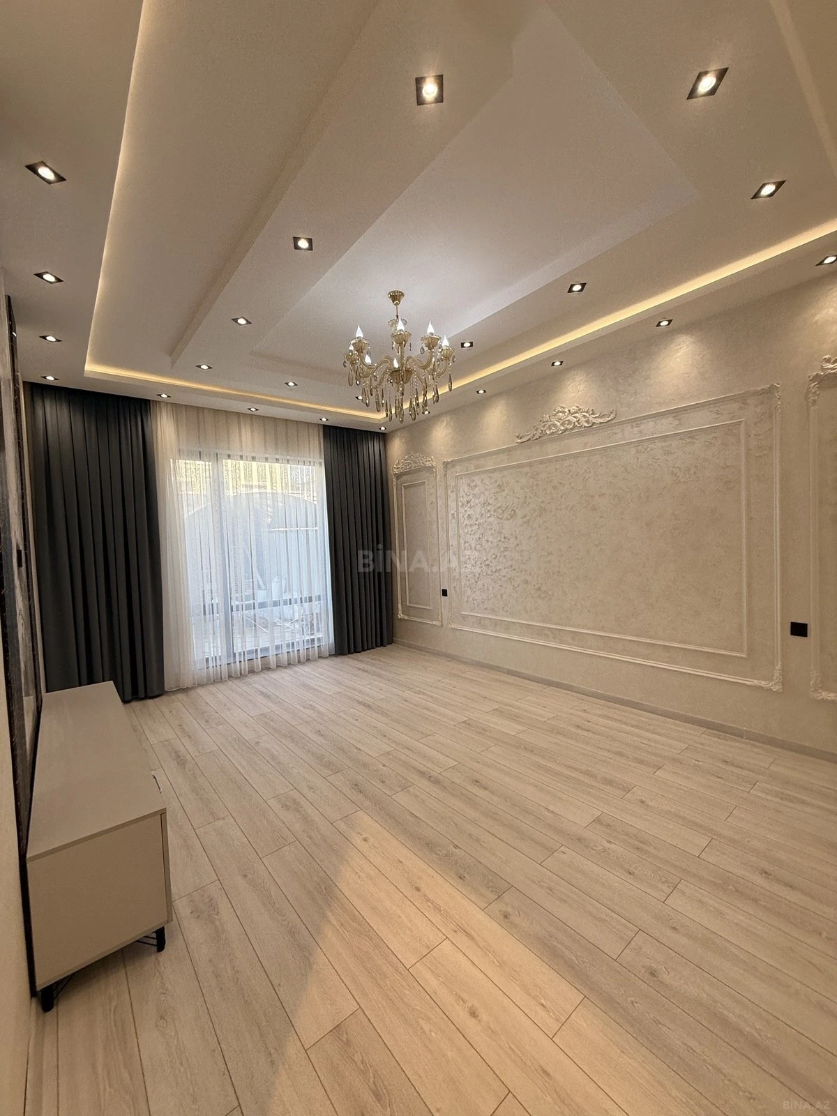 Satılır 5 otaqlı həyət evi 200 m²