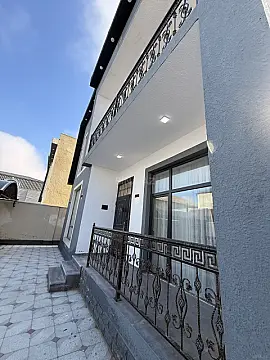 Satılır 5 otaqlı həyət evi 200 m²