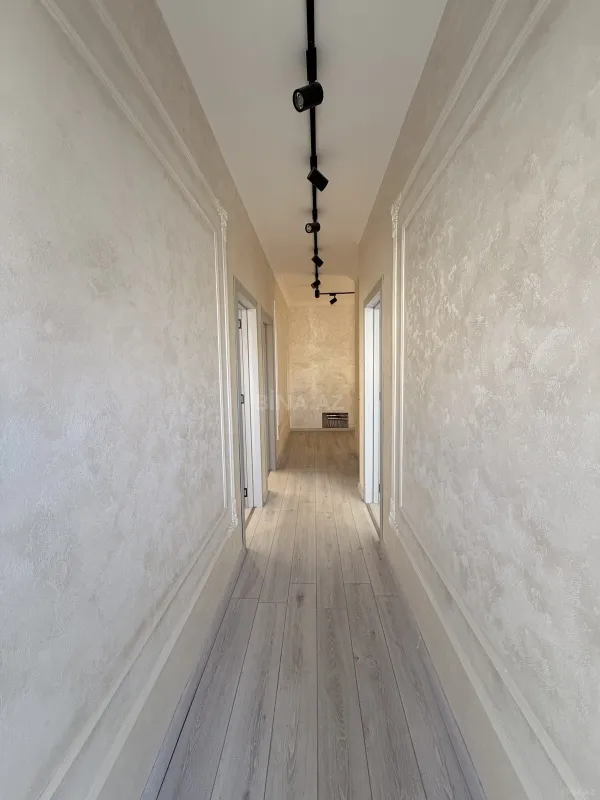 Satılır 5 otaqlı həyət evi 200 m²