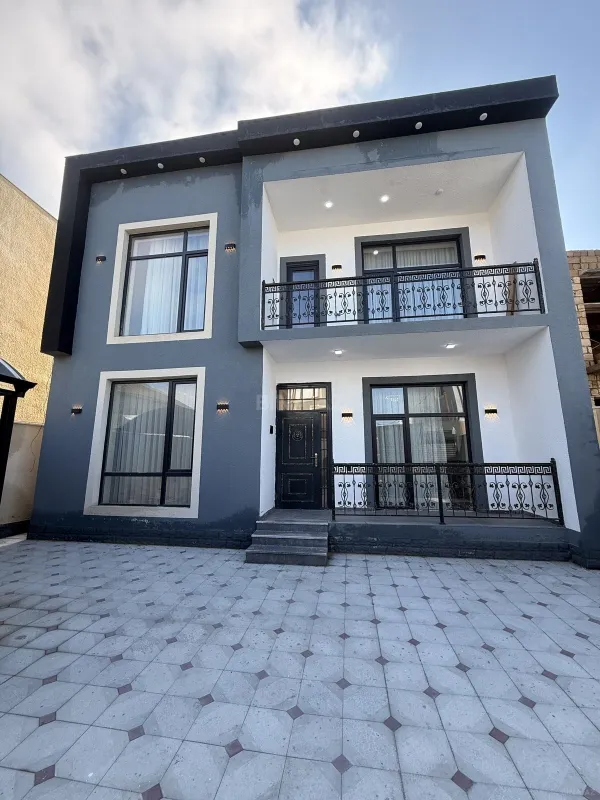 Satılır 5 otaqlı həyət evi 200 m²