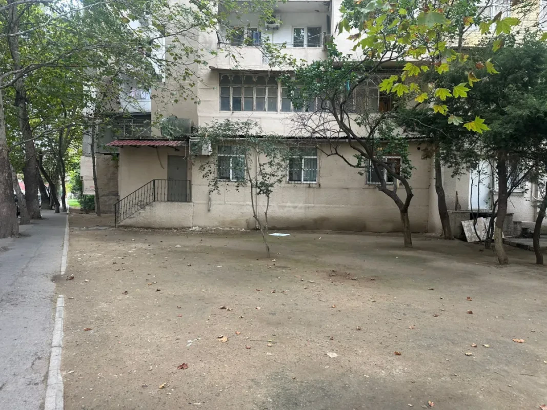 Kirayə verilir 4 otaqlı ofis 100 m²