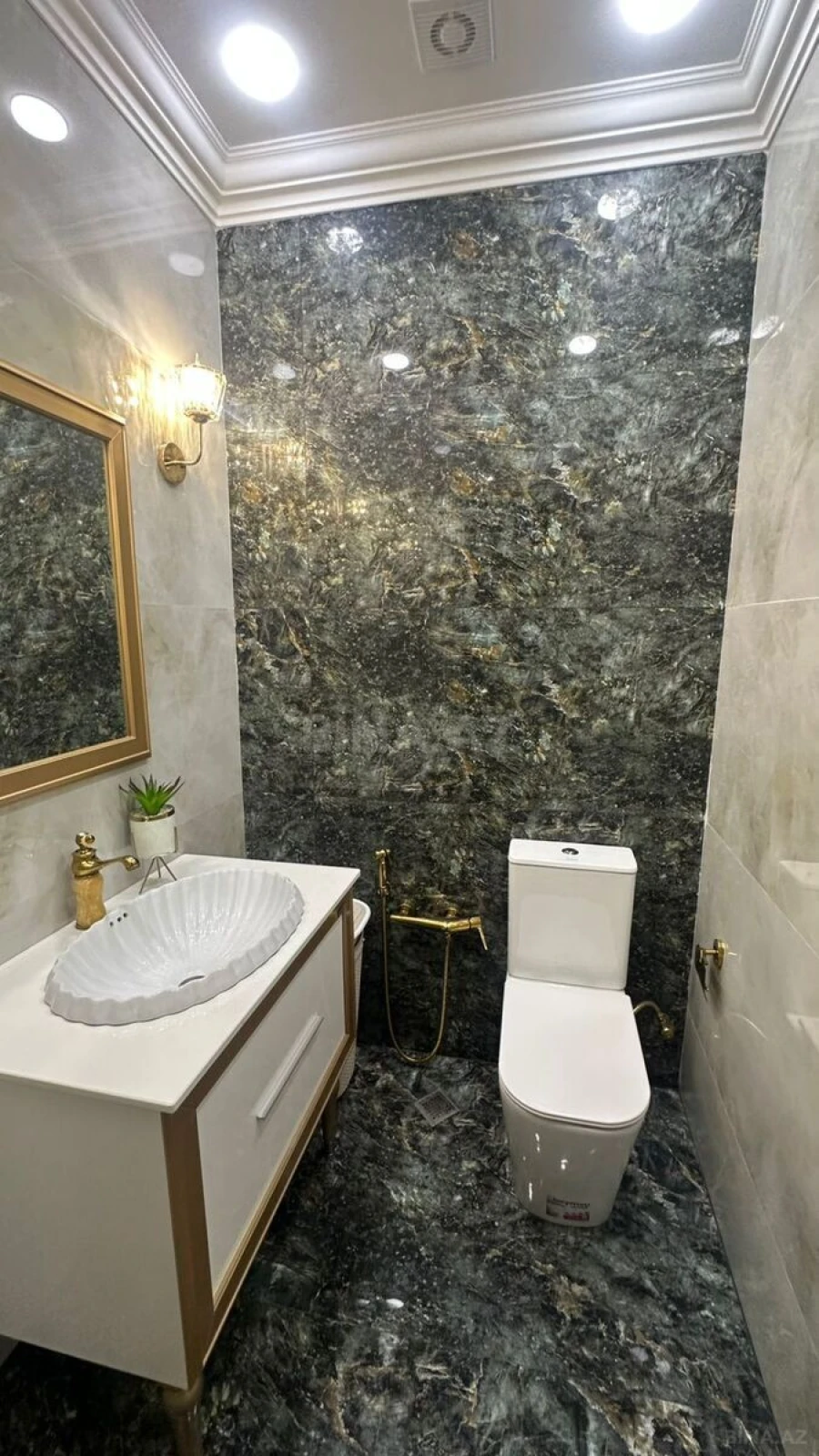 Kirayə verilir 3 otaqlı mənzil 140 m²