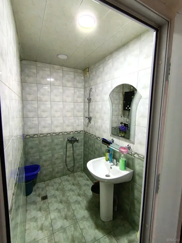 Satılır 4 otaqlı mənzil 100 m²