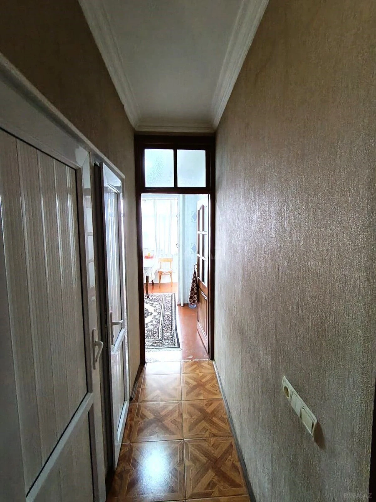 Satılır 4 otaqlı mənzil 100 m²