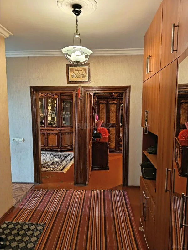 Satılır 4 otaqlı mənzil 100 m²
