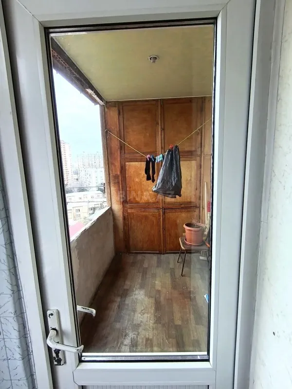 Satılır 4 otaqlı mənzil 100 m²