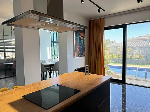 Kirayə verilir 5 otaqlı həyət evi 400 m²