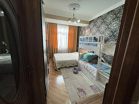 Satılır 2 otaqlı mənzil 65 m²