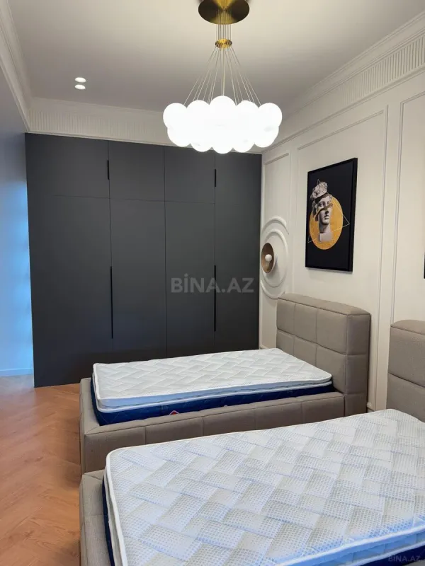 Satılır 3 otaqlı mənzil 108 m²