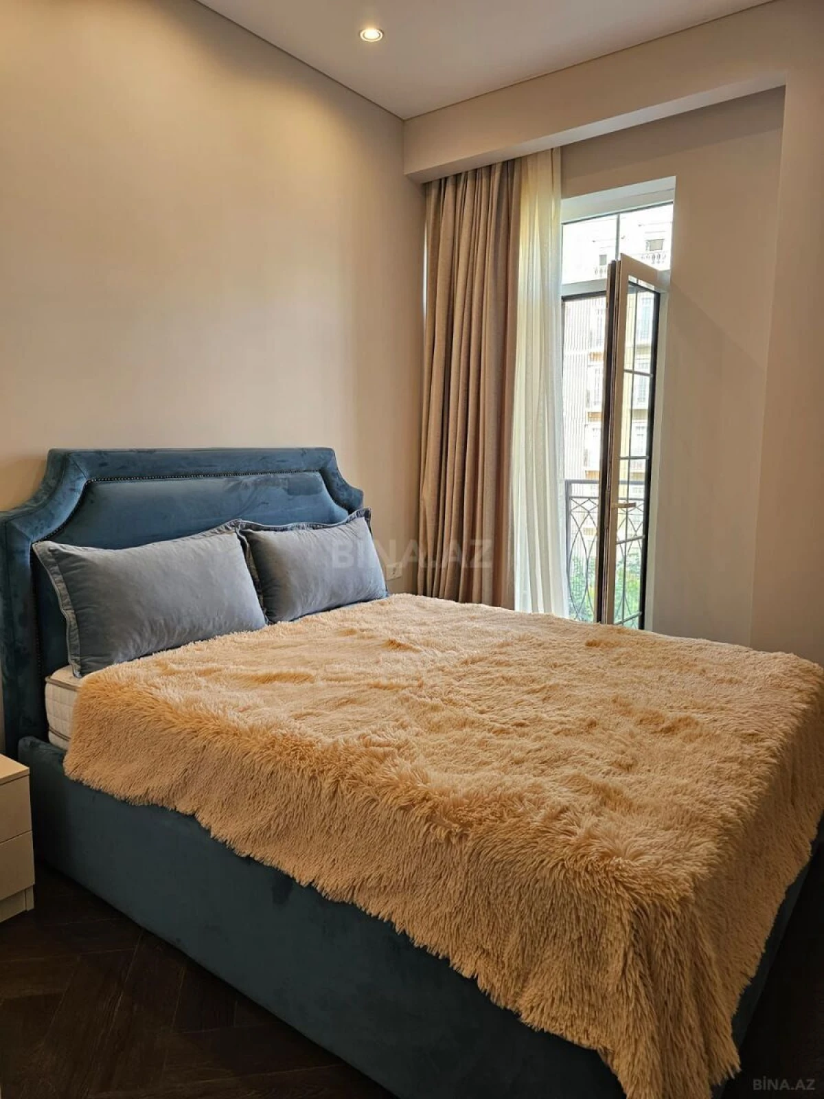 Kirayə verilir 2 otaqlı mənzil 65 m²